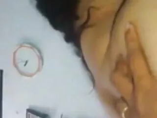 तमारा उसे उंगलियों इंग्लिश फिल्म फुल सेक्सी का उपयोग करता है