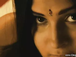 बड़ा इंग्लिश मूवी सेक्सी मूवी titted पेट डांसर