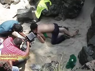 उस इंग्लिश सेक्सी मूवी पर कुछ महान स्तन